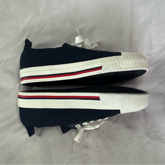 Tennessee Titans Women's Navy and White Athletic Shoes embroidered - Picture 5 of 8